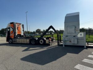 Compacteur poste fixe vérins croisés